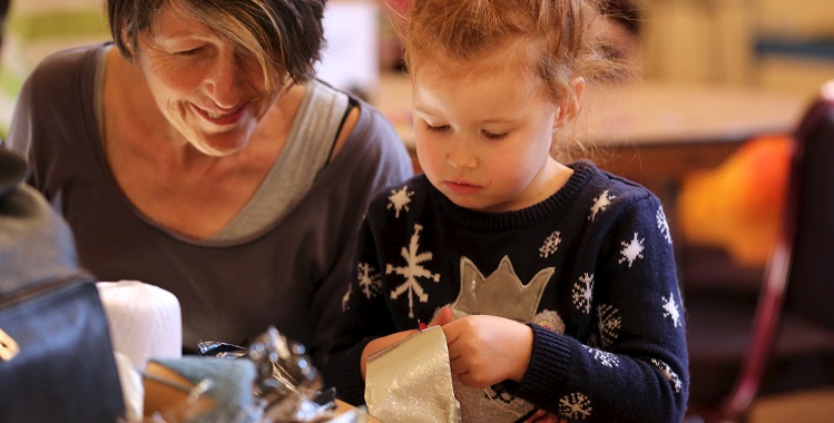 Create Christmas jumper decorations at the Fashion Museum Bath